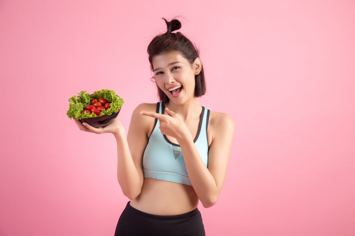 eat vegetables on a pink.